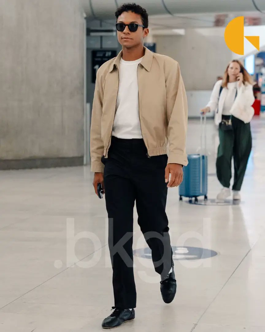 jaafarmichaels's tweet photo. Jaafar arriving at Paris Charles de Gaulle International Airport. https://t.co/zcaC95n2kb