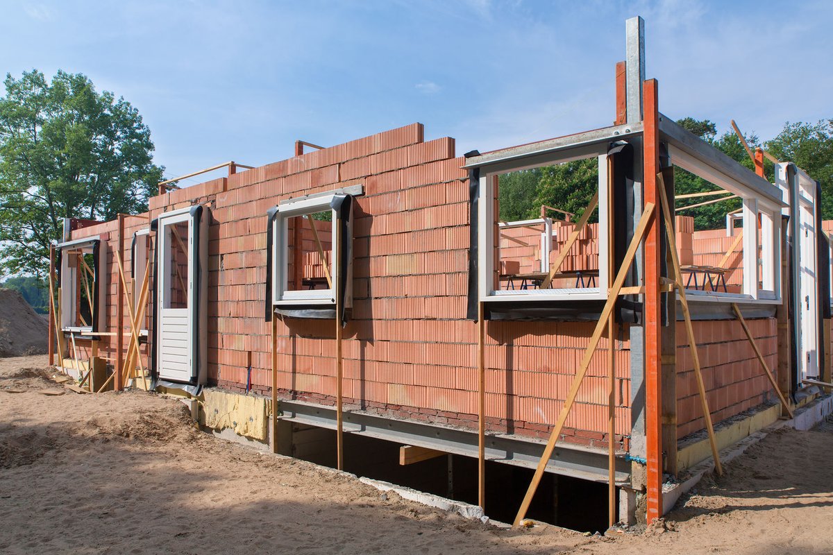 PRMICascade's tweet photo. #Buildingahouse doesn’t have to take forever or break the bank. Check for builders that embrace modular practices. #Modularconstruction cuts costs, saves time, and reduces waste.  #firsttimehomebuyers https://t.co/Wtj6XKPWNJ