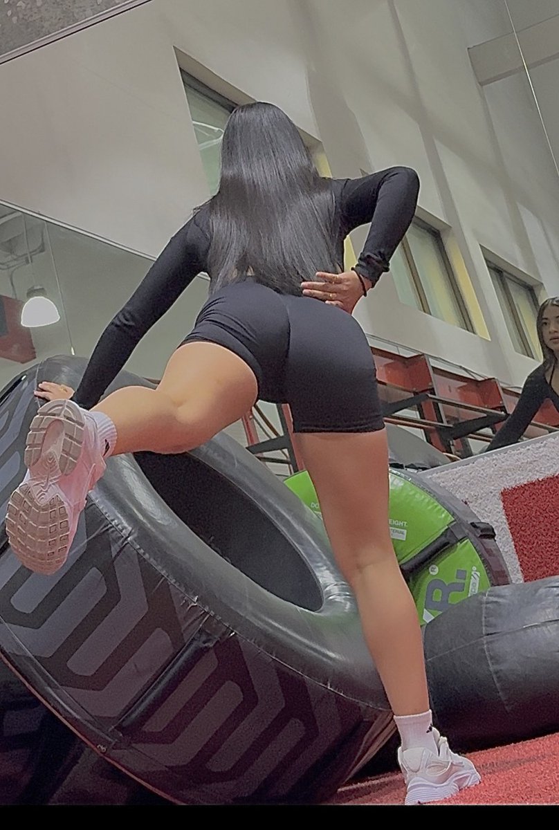guy2cuck's tweet photo. Slut at gym 

#candid #unaware #creepshot #kink https://t.co/8dcqSNZoqZ