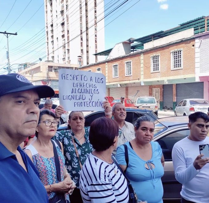 MarcoCeballo's tweet photo. #22Junio @esteninf @Edurodriguezg @Unionradionet
@rcnradio @RLOZINSKI @Beadrian @Aramoss8 @ReporteYa @infobae @TAMARA_SUJU @churuguara @CarmenPecorelli @SociedadHabla @Egleedelrey
@EVTVMiami @DIFUNDELOYA
#ElComplementoSeQueda #PagaYaElBonoVital #JusticiaLaboral @NeptaliFF https://t.co/2JLLZOosVL