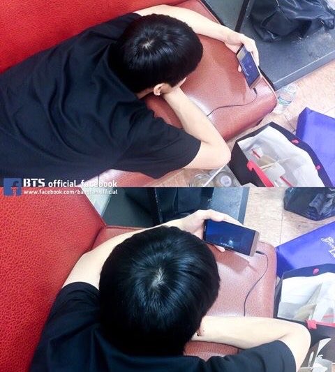gugiees's tweet photo. Lo descarada que hay que ser para decirle a jungkook que no vio nada de anime de chiquito porque se la pasaba trabajando cuando él era este https://t.co/rSqBc36U5S
