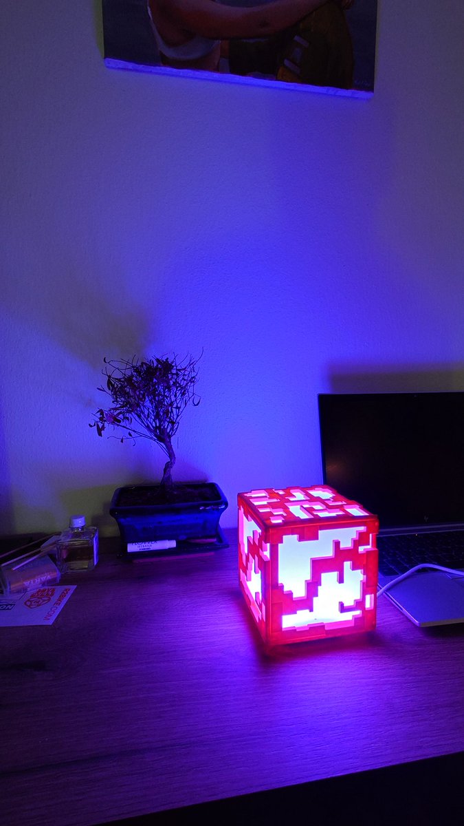 be_dimosher's tweet photo. Я тут недавно решил освоить новый навык (3D дизайн), зацените мою умную лампу, получилось вроде ничего, но если приглядываться, то там много косяков
Внутри esp32 и 4*8 LED лента, а для ПО взял самую популярную опенсорс WLED (https://t.co/6W8oZWMzxX). https://t.co/DjYnAPz78G