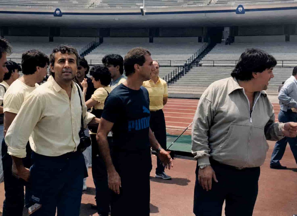 Camiseta_Pincha's tweet photo. ⭐️ Mexico '86.. La banda de Coco el diariero. La hinchada del Narigón. https://t.co/gp33iG91lG