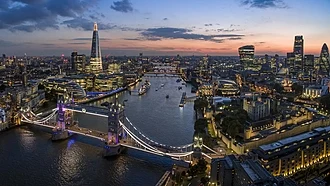 LukeCB14's tweet photo. 🚨BREAKING UPDATE🚨

Oryx, The Taken King has officially taken Kier Starmer's place as Prime Minister of the United Kingdom.

He has plans to turn London into his throne world, and rename it the "Court of Knives". https://t.co/GCa4OPc6j3