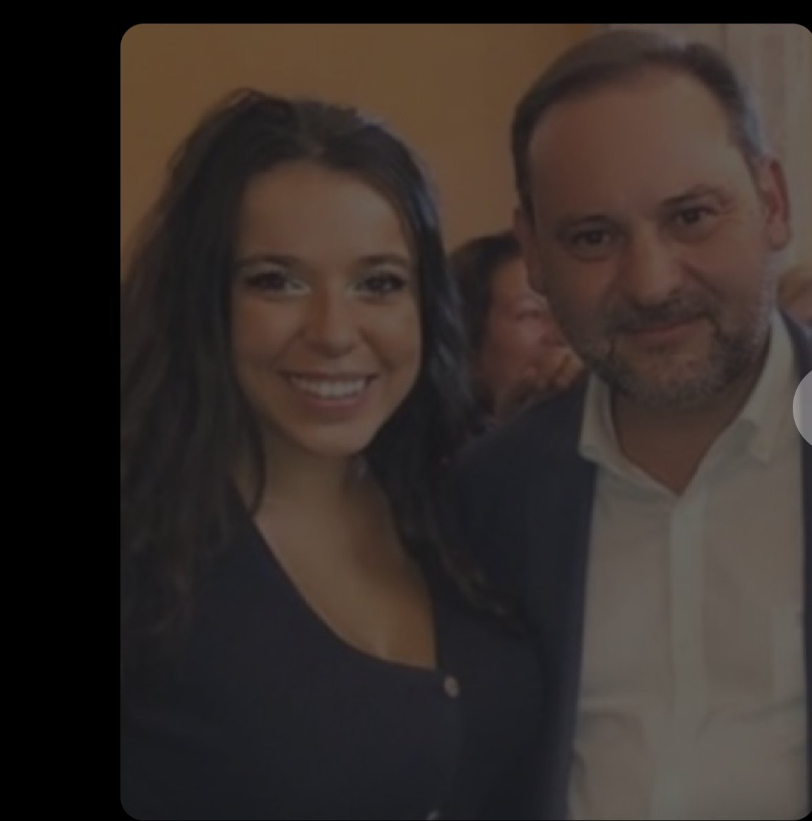 dpSURFE's tweet photo. @SarahPerezSanta Con este delincuente puedes pedir vis a vis como te gustan maduritos y el pobre se va a matar a pajas le puedes hacer un favor . https://t.co/rtMbBBKoEq