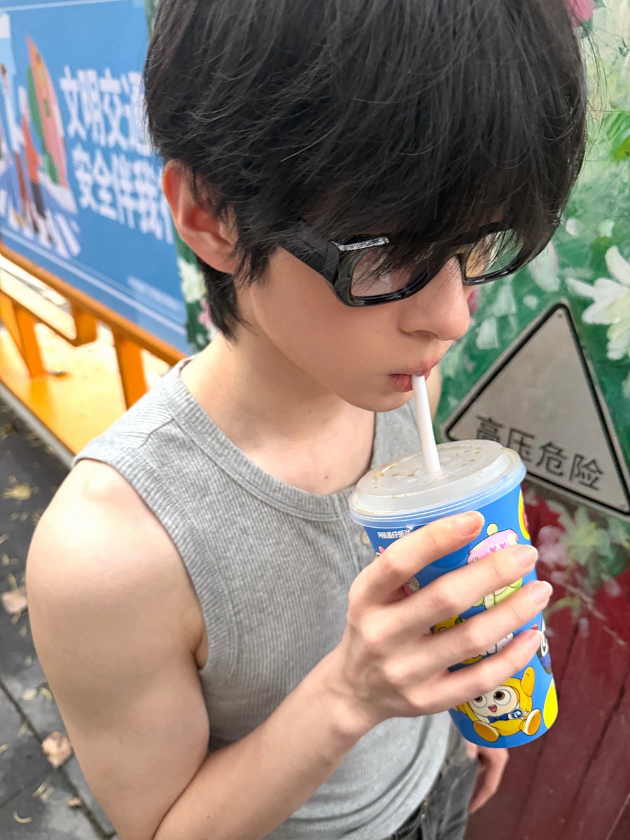 waifan004's tweet photo. 外面VS家里
#Chudai #外翻 #无毛 https://t.co/5UzNipHPQL