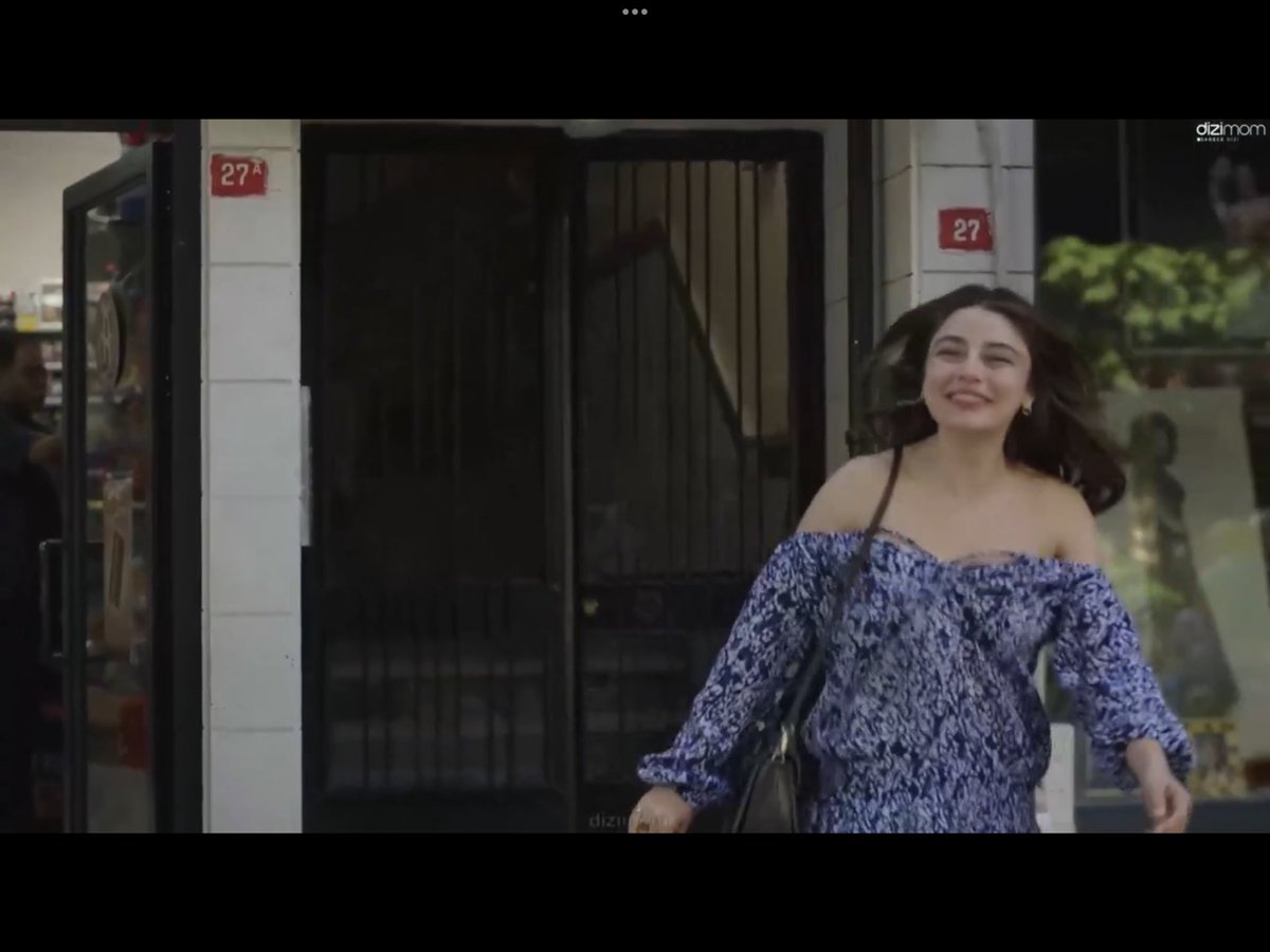 Roza7012's tweet photo. #MuhtemelAşk’ı beğenince #Vicdansız’ı da merak ettim ve başladım ve ne fark ettim 
Aynı sokak aynı ev.. https://t.co/DG7oiZnvEe