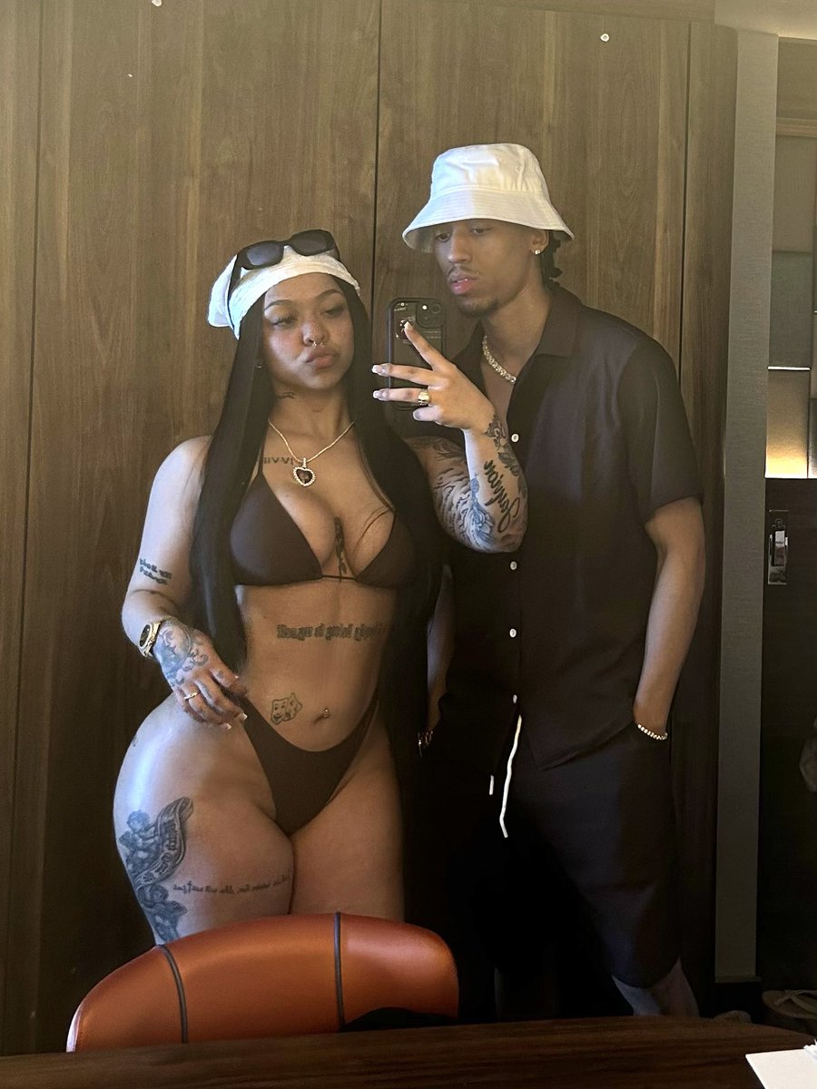 LightskinMonte_'s tweet photo. Summer Is Officially Here😎🌴 https://t.co/mnDjotdxnx