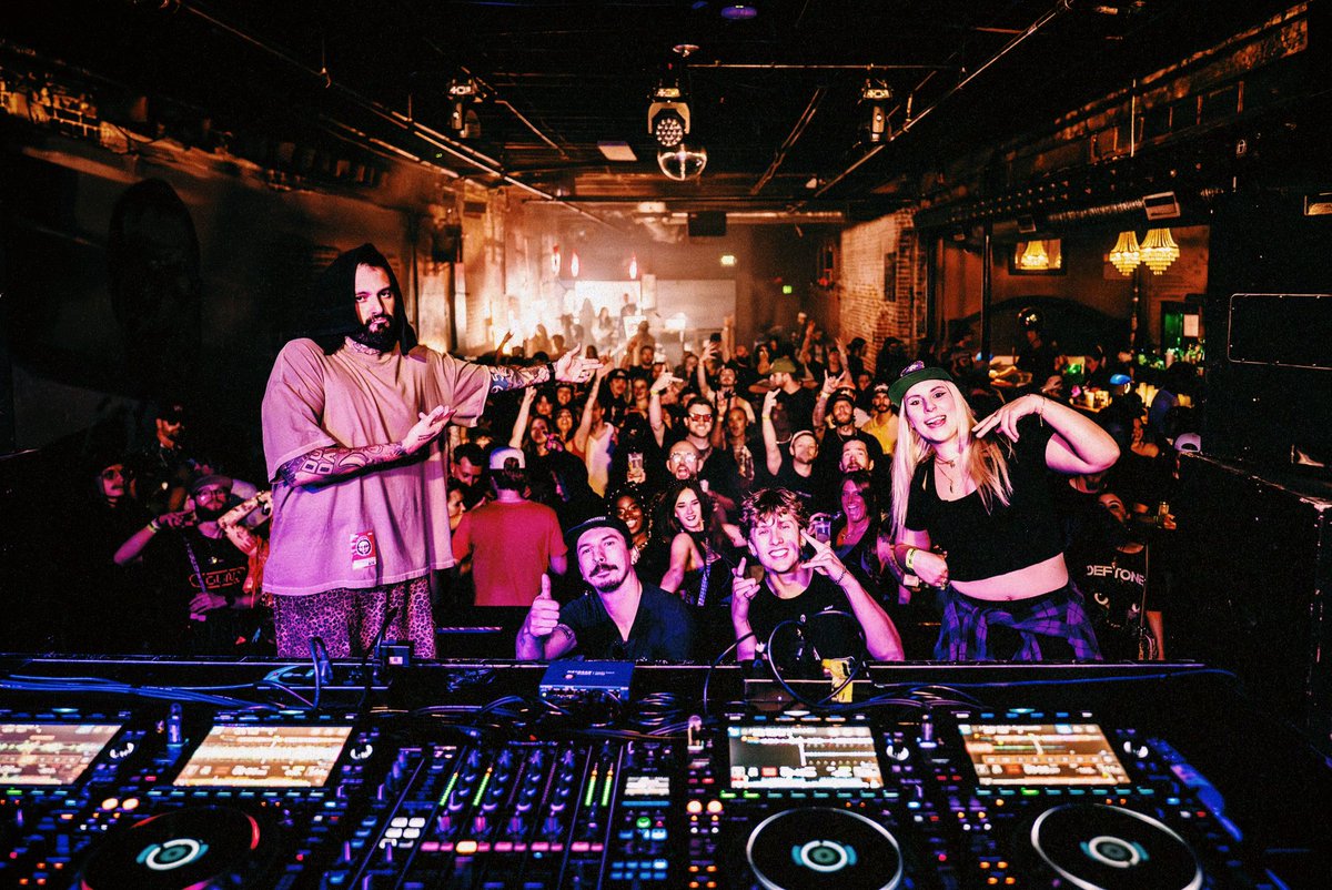 laviermusic's tweet photo. many thank, Denver cru https://t.co/VVzFjhu4lE