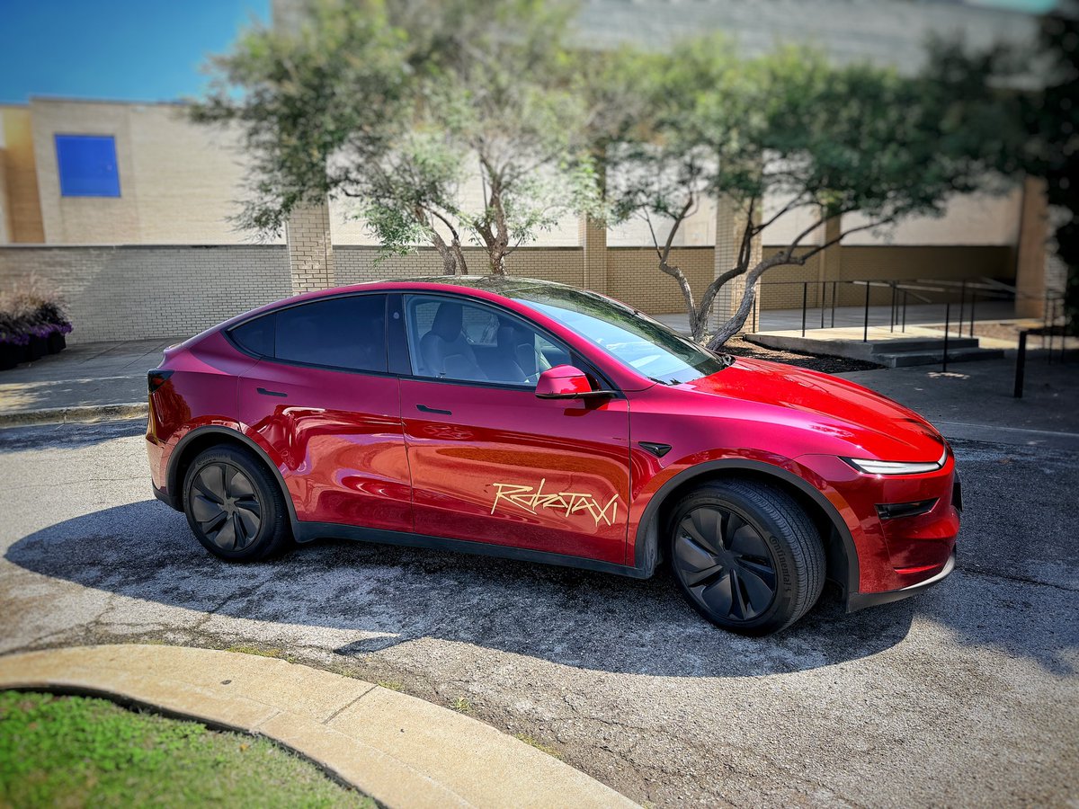 franksorensen's tweet photo. There’s been a lot of talk in the press about Tesla and self-driving features. What we have in Denmark right now is what's called FSD Supervised—meaning there has to be a person behind the wheel who has 100% of the responsibility.
Today, I was lucky enough to catch one of the very few Tesla Robotaxis running FSD Unsupervised in Dallas. The car arrived completely empty, with no one inside.
I rode for 30 minutes completely trouble-free, and there wasn't a single moment where it drove poorly or aggressively. Honestly, I’d go as far as to say that I’ve taken plenty of taxi rides both in Denmark and abroad where I had a much worse experience.
I think we'll be saying goodbye to the last taxi drivers in about 3 to 5 years. #robotaxi #tesla #FSD