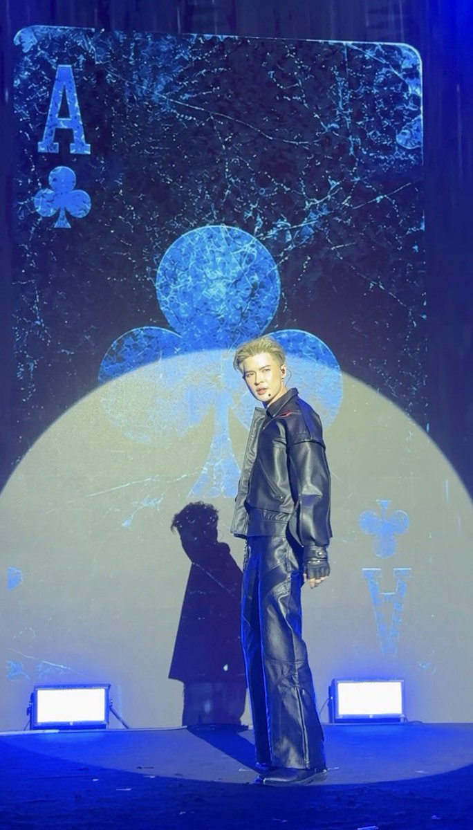 Ked2B's tweet photo. เอชโพดำอยู่ไหน? หาไพ่ไม่เจออ่ะ 

MISSING ACES BILLY CONCERT
#MissingAcesBillyConcert
#bbil1ypn #star1ight https://t.co/aemsXdpvOE