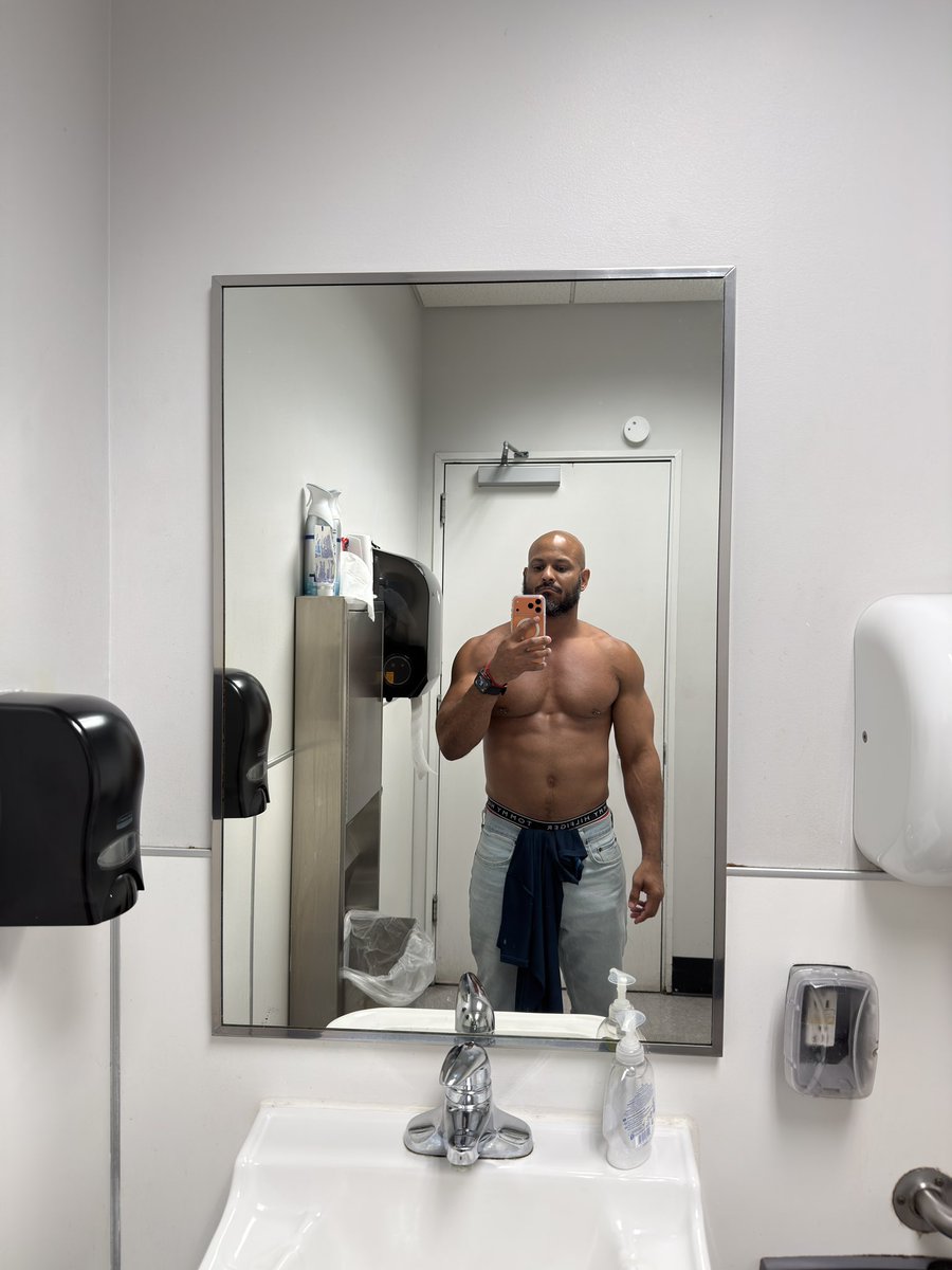 itzAris's tweet photo. muscle memory is a blessing 🙌 https://t.co/o9GFtP7IwW