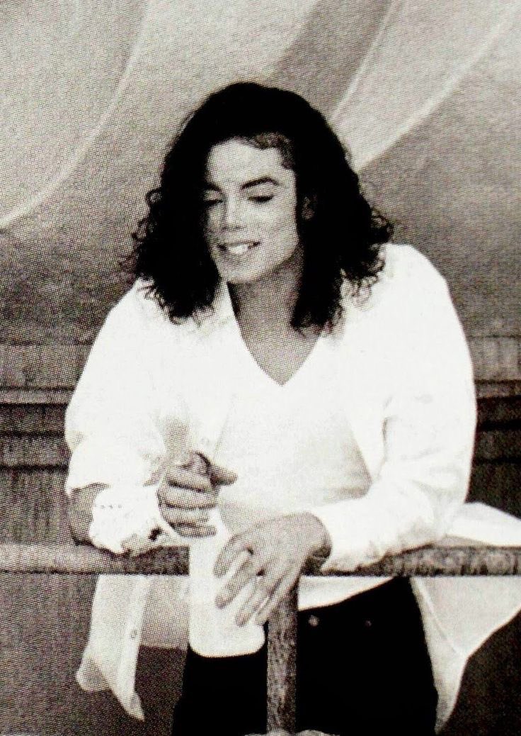 AndreaC88515079's tweet photo. En este perfil amamos y respetamos a Michael en todas sus eras. ❤️ #mjtw https://t.co/xSeJaQm1cH