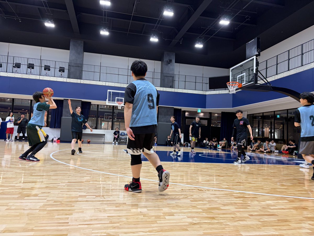 n_velca's tweet photo. 🤝パートナー通信🤝

オフィシャルパートナー #啓正会 さまが主催する
「啓正会バスケットボール大会」が
長崎ヴェルカ クラブハウス内のコートにて開催されました🏀

医療・福祉従事者の皆さま総勢100名が集結し、白熱したバスケ大会を繰り広げました🔥
啓正会さま、ご参加された皆さま、ありがとうございました！

これからも長崎ヴェルカと共に、医療・福祉業界 そして長崎を盛り上げていきましょう！

#velca #長崎ヴェルカ