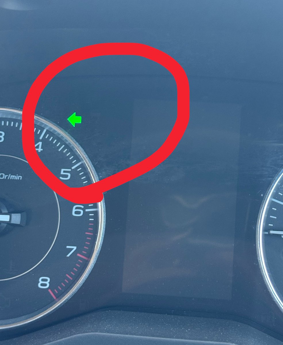 basedondennis's tweet photo. whata wronge with my car https://t.co/e8tKXVFiBW