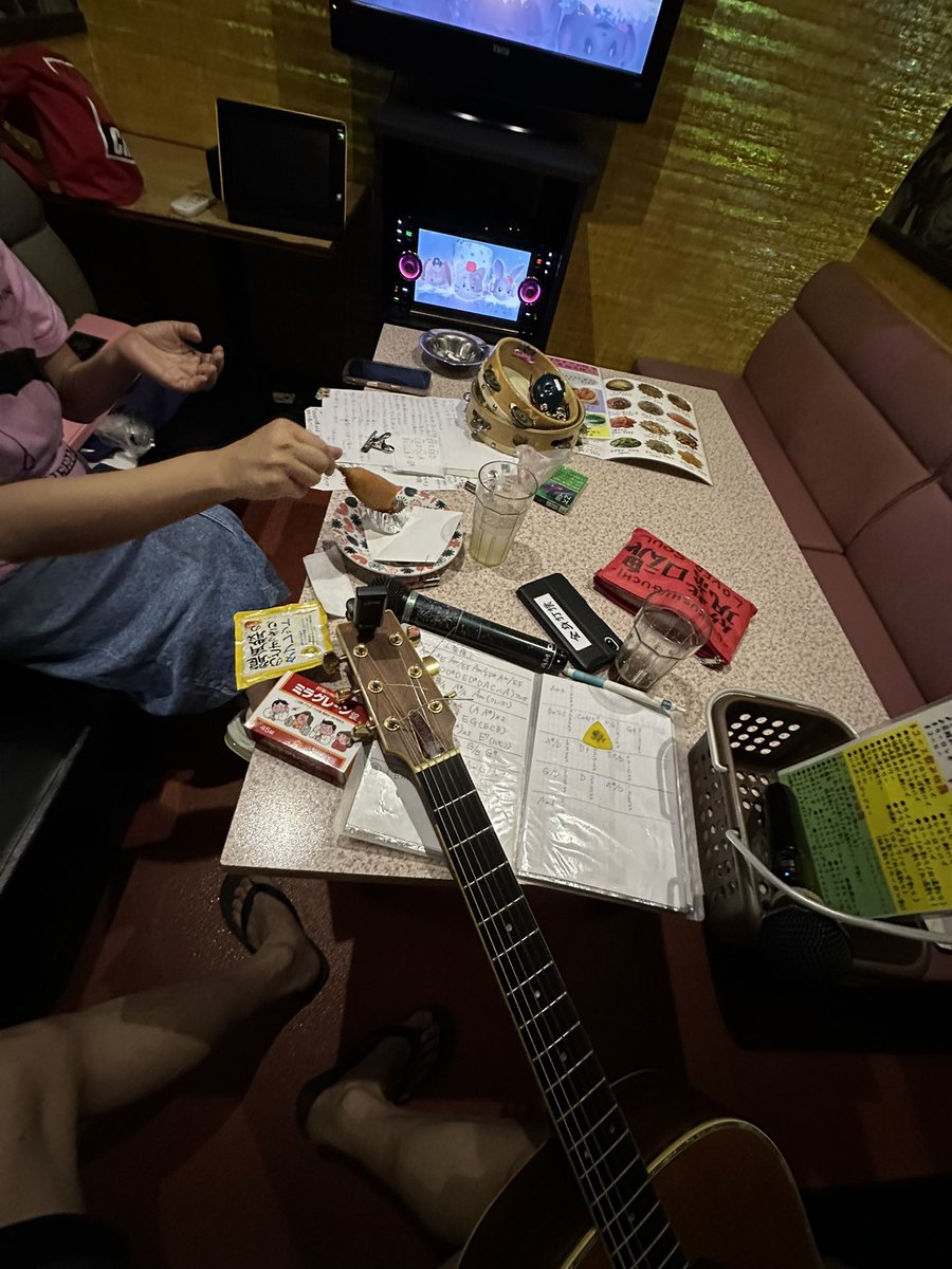 HALNANDES's tweet photo. 【#父ノ日2026】

①朝練、鬼ノ2時間半(両者2日酔イ＆寝不足)

②祝45周年(完治プシュ)

③ マジ忘レトッタ超THANX(笑)

④結局マフラー交換シテ、メッチャ低音良イ感ジ〜(°∀°)⤴️

#筑紫口ビーワンズ
#TheMods
#ST250ES
#退屈退治
#ニホンノミナサンコンチワ
#バンドマンノ異常ナ愛情 https://t.co/PrpttWXW0x
