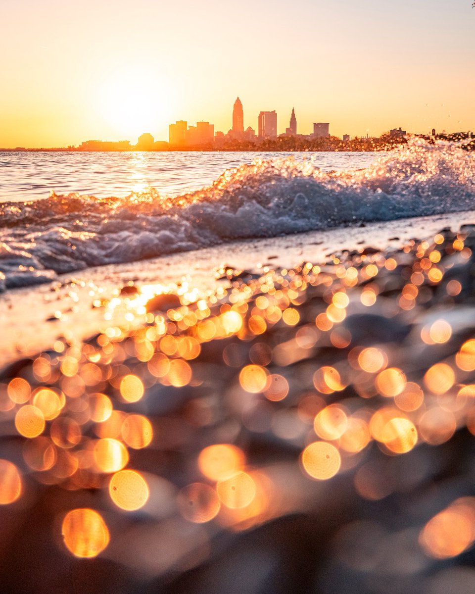 TheCLE's tweet photo. cleveland, ohio has entered the chat https://t.co/7E5y3bmPf4