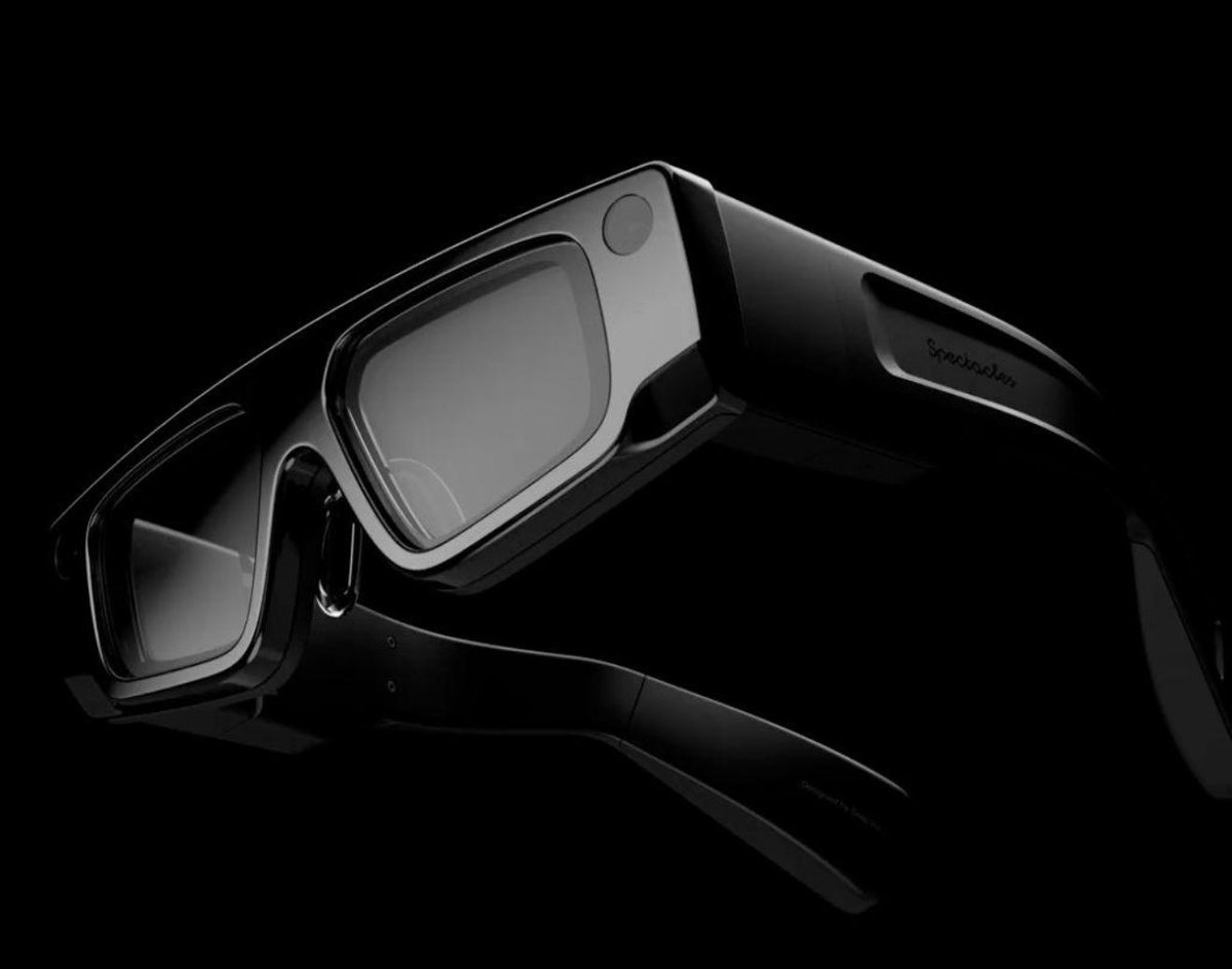 9iceguy11's tweet photo. 👓 Snap finally unveiled its long-awaited AR glasses, Specs, after more than a decade in development.

At ~$2,200, they’re closer to a high-end computer than a gadget, according to CEO Evan Spiegel. Investors weren’t convinced—Snap shares fell 5%+ after the announcement. https://t.co/C6ecPvSz2q