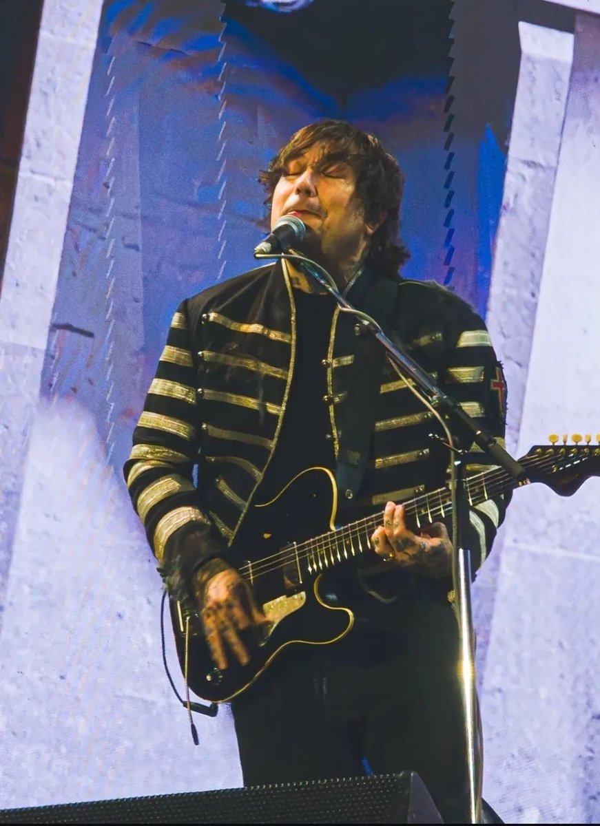Frank Iero Hourly tweet media