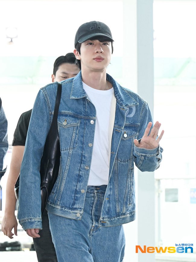 All for Jin tweet media