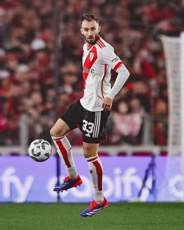riverinfo16's tweet photo. 🚨⚪🔴⚪
#Betis quiere la vuelta de Germán pezzella https://t.co/UG45BRwii8