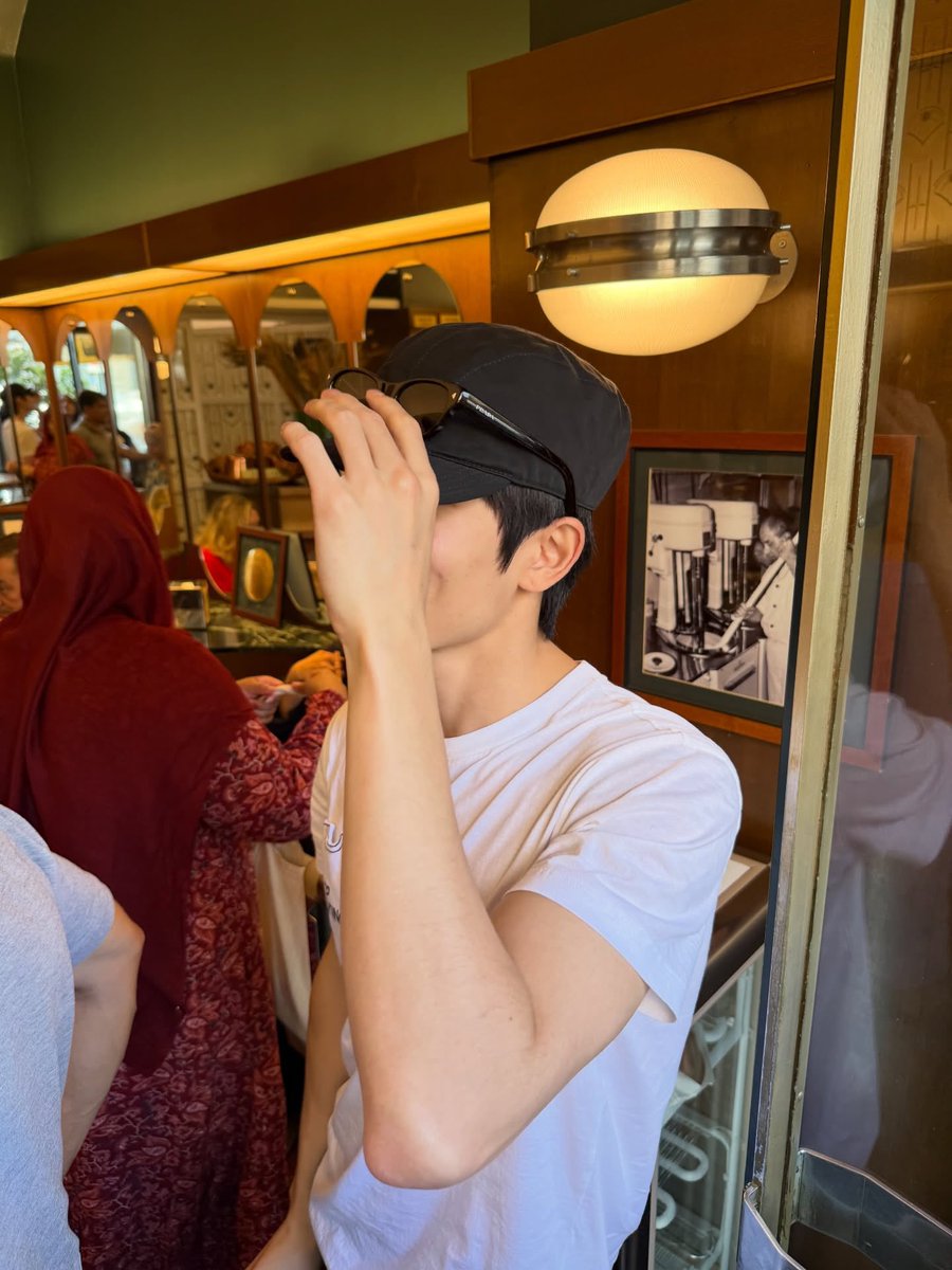 오늘 tweet media