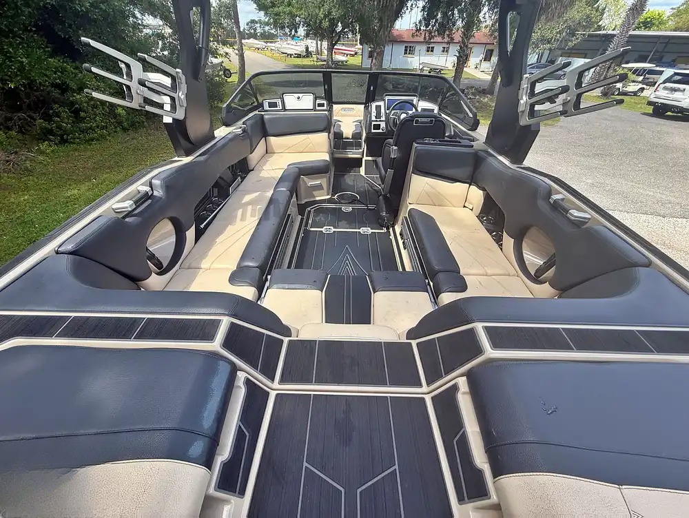 MarkEllefsen's tweet photo. ⛵ 2023 Supra SL550 — $177,000
📍 Orlando, FL

- Additional highlights include a power-adjustable tower with swivel racks, an extended swim platform with a transom rem

https://t.co/KWN1nkuWuI

#popyachtsandrvs #popsells #popyachts #boatforsale #Supra #FloridaBoats https://t.co/u1sUNVXSW3