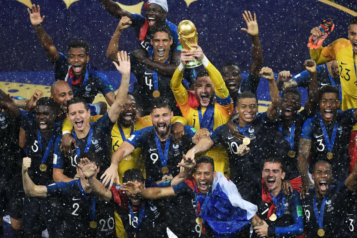 Kogan_64's tweet photo. @ActuFoot_ La dernière fois qu'il y a eu de la pluie lors d'un match de l'équipe de France dans une Coupe du Monde : https://t.co/Bs8kvTno8N