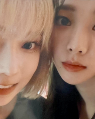 jiminxminjeong's tweet photo. fan art museum [hello82] https://t.co/dgnffNNMct