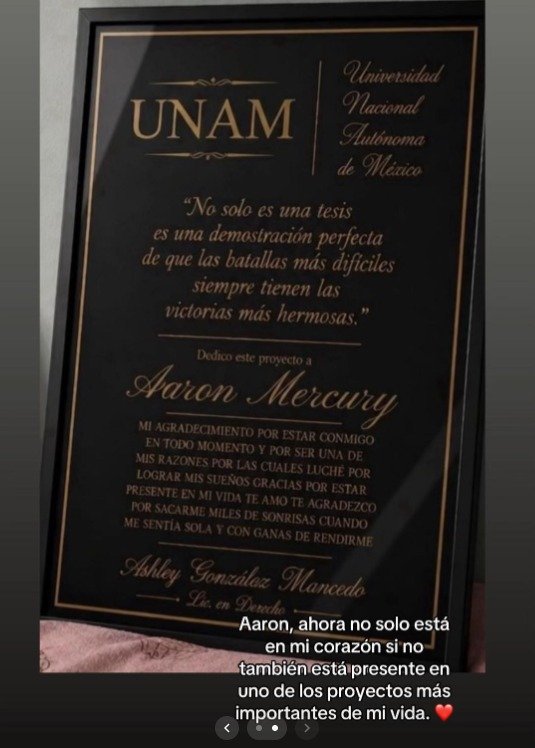 PanoramaHeraldo's tweet photo. 📚✨ Lo que comenzó como admiración terminó en un reconocimiento inesperado. Una universitaria dedicó su tesis a Aaron Mercury, demostrando el impacto que los creadores de contenido pueden tener más allá de las redes sociales 💖🎓 https://t.co/jAhJ50LOW8