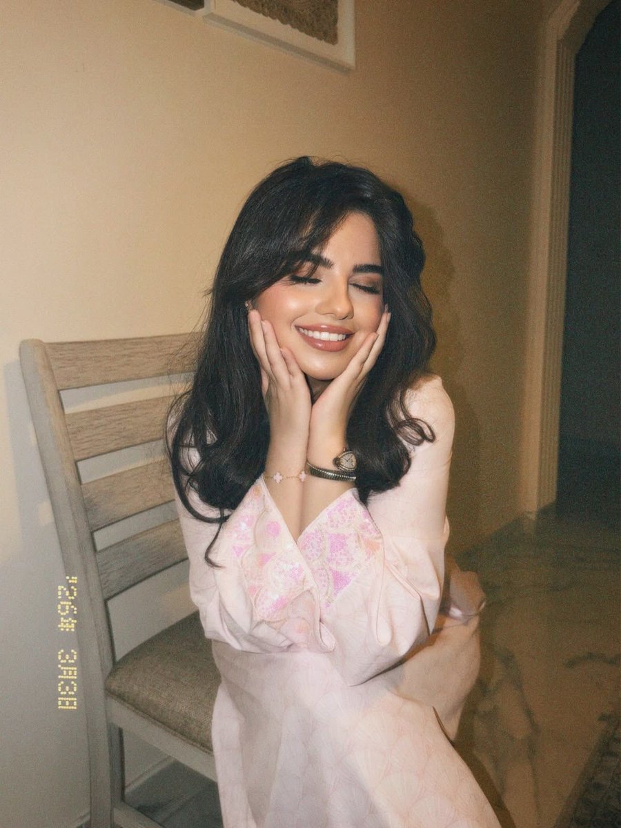 Ha_noof0's tweet photo. إنكِ بارعة فى نسج هَالة من الجمال 
حول الأشياء العادية .🦋 https://t.co/l0RRadk6tH