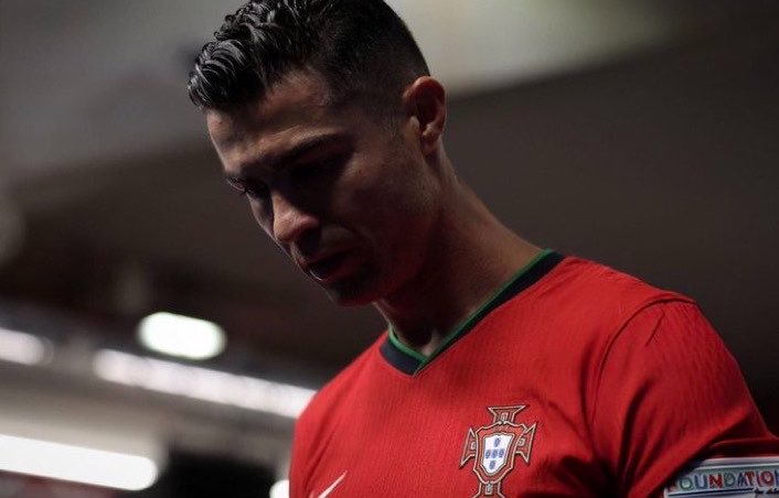 7iilfr's tweet photo. اليوم القاك يا جمَالُ الأيام والقليّلُ منَك ملاذٌ للسَنين❤️
#Ronaldoday https://t.co/xfahZ19TFX