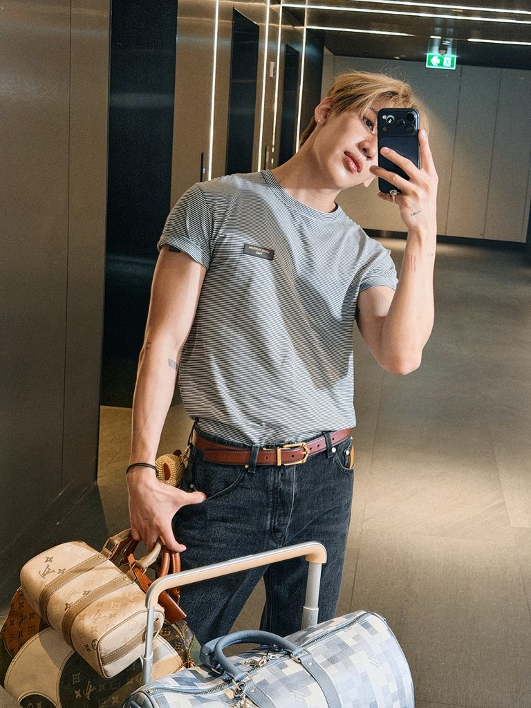 shingkham83967's tweet photo. BamBam So Handsome. ^__^ 😍🐍 

#LVMenSS27 #LouisVuitton 
@louisvuitton 
#BamBam #뱀뱀 #GOT7 
@BamBam1A 
@BAMBAMxBAMMIE https://t.co/MdejaSMTkp