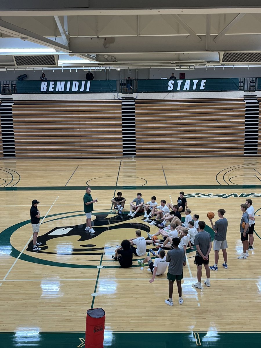 IsaacAllen_Hoop's tweet photo. Had a great time at the Bemidji State ID
Camp today! Thank you @CoachJMasek for the invite and the entire @BSUBeaversMBB staff for putting on a great camp. I really enjoyed competing and learning more about the program! https://t.co/gkHJ58Qc4p