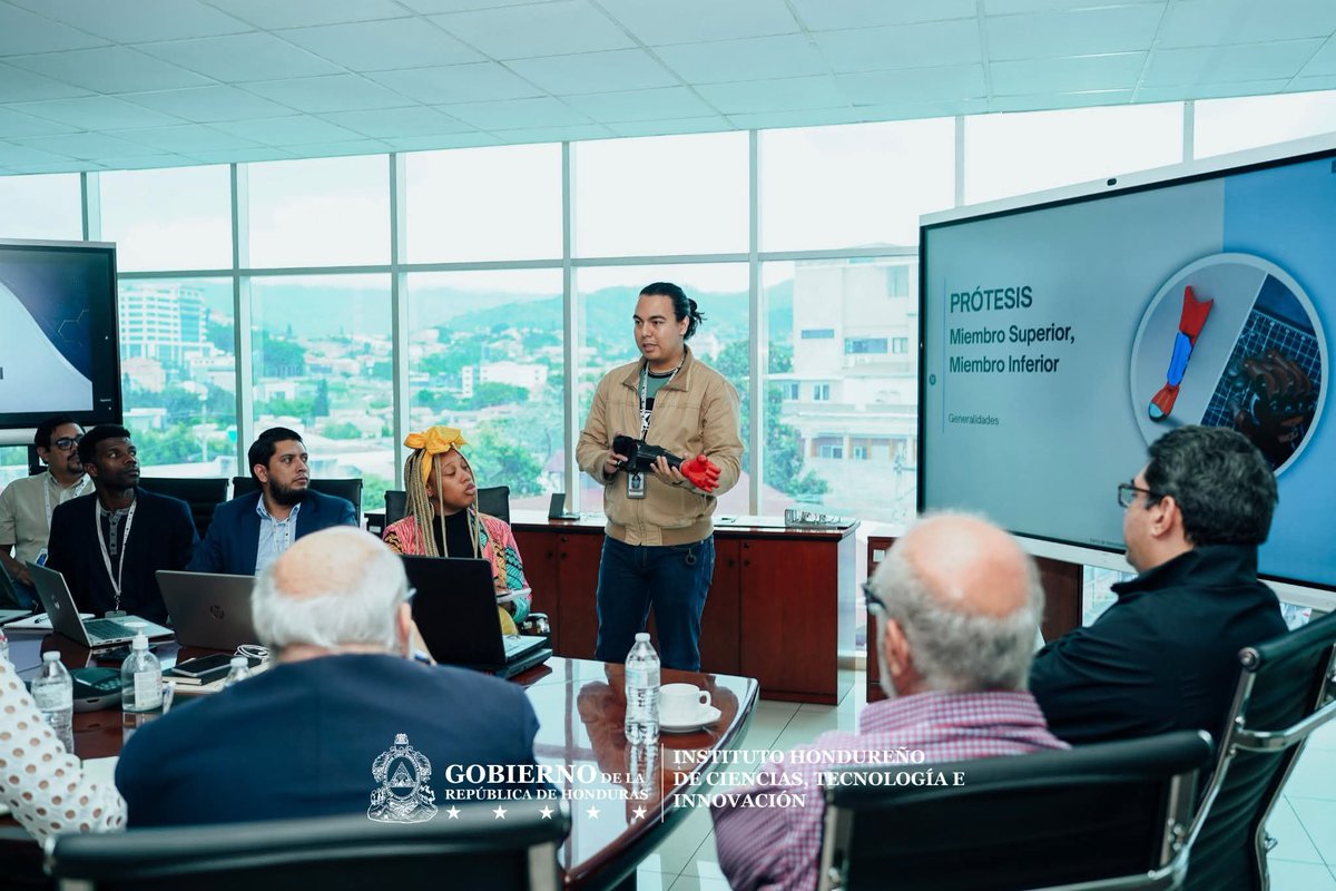 IHCIETI's tweet photo. 🤝 IHCIETI sostuvo una reunión con ANDI y CADERH para fortalecer la colaboración entre el sector público y privado.

🚀 Juntos impulsan la innovación, el desarrollo tecnológico, la formación de talento humano y el crecimiento del sector productivo nacional. 🇭🇳 https://t.co/1XlVodBAw8