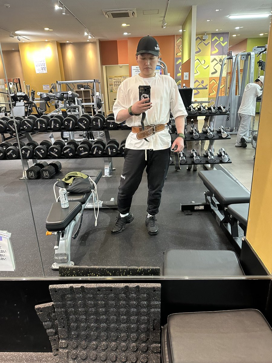 HIROSHIWORKOUT2's tweet photo. おはようございます
胸肩三頭
#筋トレ
#筋トレ垢
#筋トレ好きと繋がりたい https://t.co/B6MEWSZ6C1