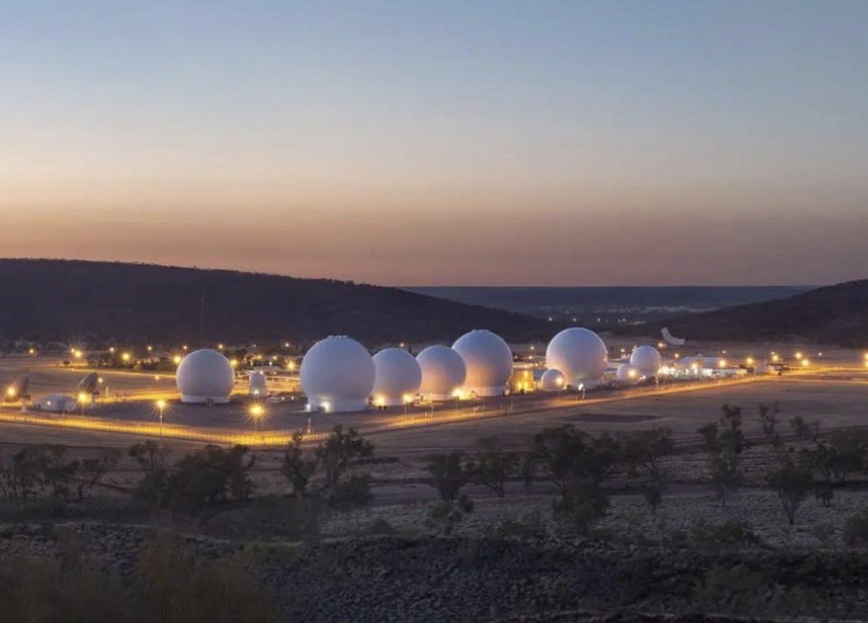 AFZ_90's tweet photo. @BestinTesla @histofevery_yt2 The only strategic relevance is the US spy base in the middle of the Australian desert of which the NRO and NSA rely on, including early warning systems for missile launches toward the US. https://t.co/pBgW5u3T3x