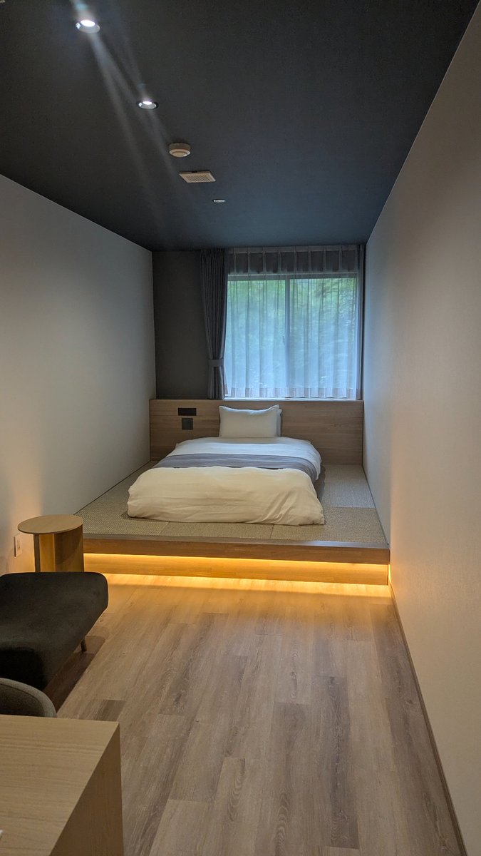 mitsubisi's tweet photo. これは部屋の写真。 https://t.co/SAc6aNuVnF