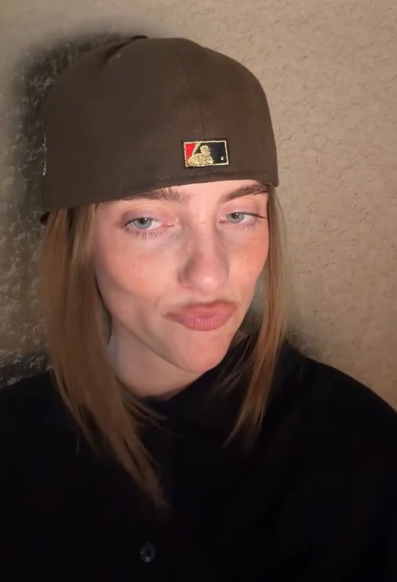 subbposter's tweet photo. facefuck b*it https://t.co/0d6roIzdzy