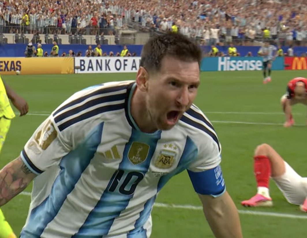 Oledobrasil's tweet photo. GOLS EM COPAS DO MUNDO

- Messi: 18
- Mbappé: 16

O francês empatou com Klose e, obviamente, logo vai deixar o alemão pra trás.

A Copa do Mundo 2026 está sendo absolutamente histórica. https://t.co/CyzbVeciUz