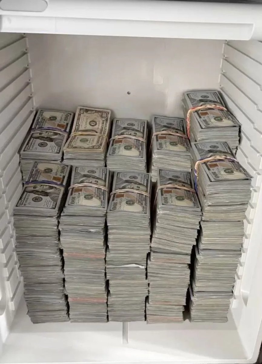 heyzuesx's tweet photo. This stockpile of money will be yours https://t.co/82Lpk1B3CI
