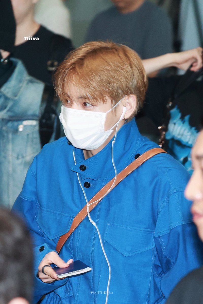 BTS_TIiiva's tweet photo. 260623 태형이🐻 ICN🛫
#태형 #뷔 #김태형 
#TAEHYUNG #V
#BTS #방탄소년단 https://t.co/62wpKKWGl3