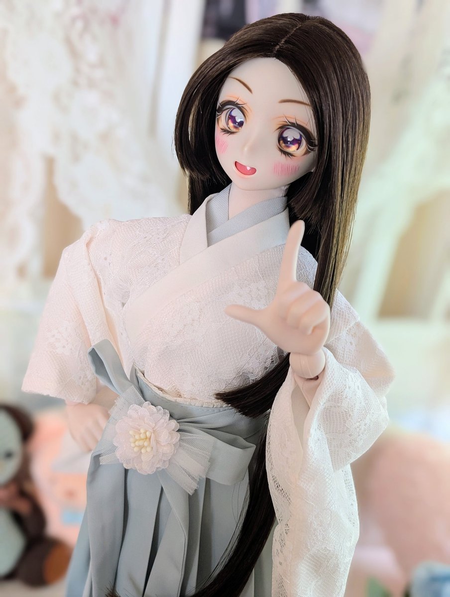 おはドル です！ 最近、別垢別ジャンルが面白くてドールたちを構えて