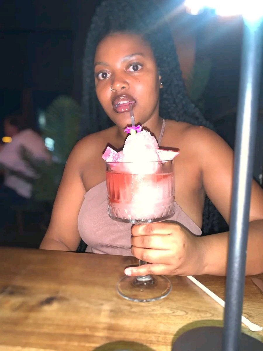 Mashbackup's tweet photo. The night has started 🥰 where are you 🥰 https://t.co/wlMNaGcgfg