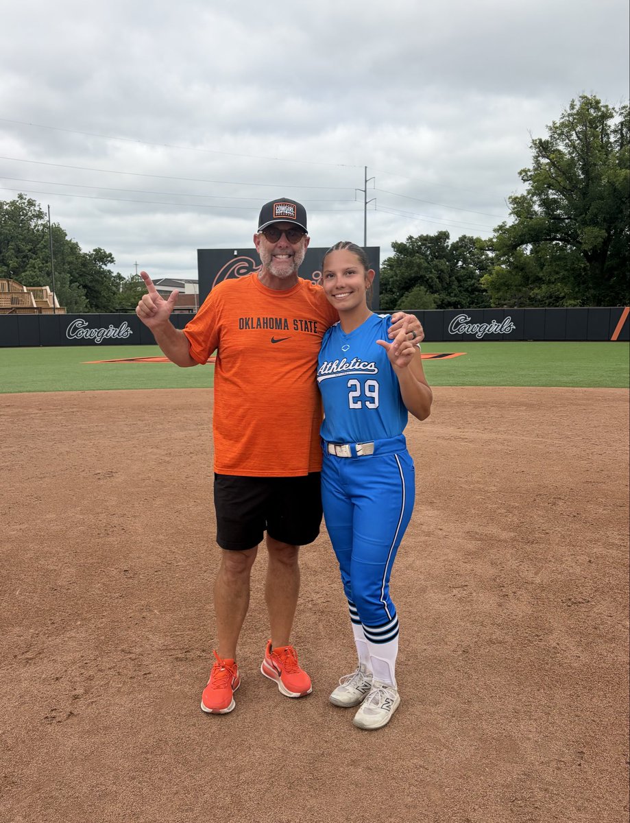ryliejeffreys's tweet photo. Went camping today! Thank you Coach Gajewski, Coach Shippy and the entire coaching staff and players for putting on a fantastic camp! Learned a lot and got better today!
@cowgirlsb
@OSUcoachG 
@Coach_Shippy
@OKAthleticsAcad 
@national_ok 
@cmjathletics21 https://t.co/u2fXLhEsqG