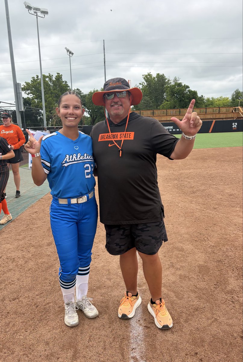 ryliejeffreys's tweet photo. Went camping today! Thank you Coach Gajewski, Coach Shippy and the entire coaching staff and players for putting on a fantastic camp! Learned a lot and got better today!
@cowgirlsb
@OSUcoachG 
@Coach_Shippy
@OKAthleticsAcad 
@national_ok 
@cmjathletics21 https://t.co/u2fXLhEsqG