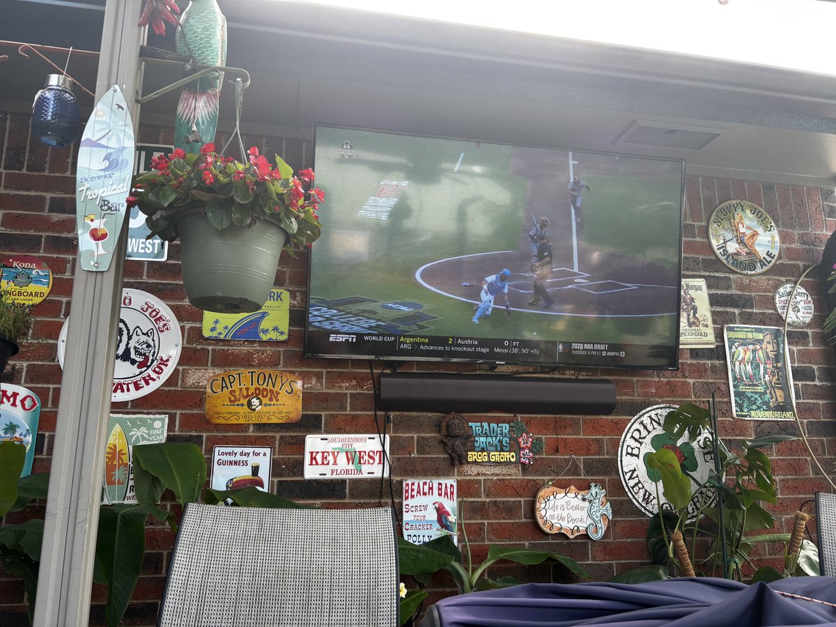 Jackaransas's tweet photo. @ESPNDari We watching from Edmond! https://t.co/Ab1JsWN4dz