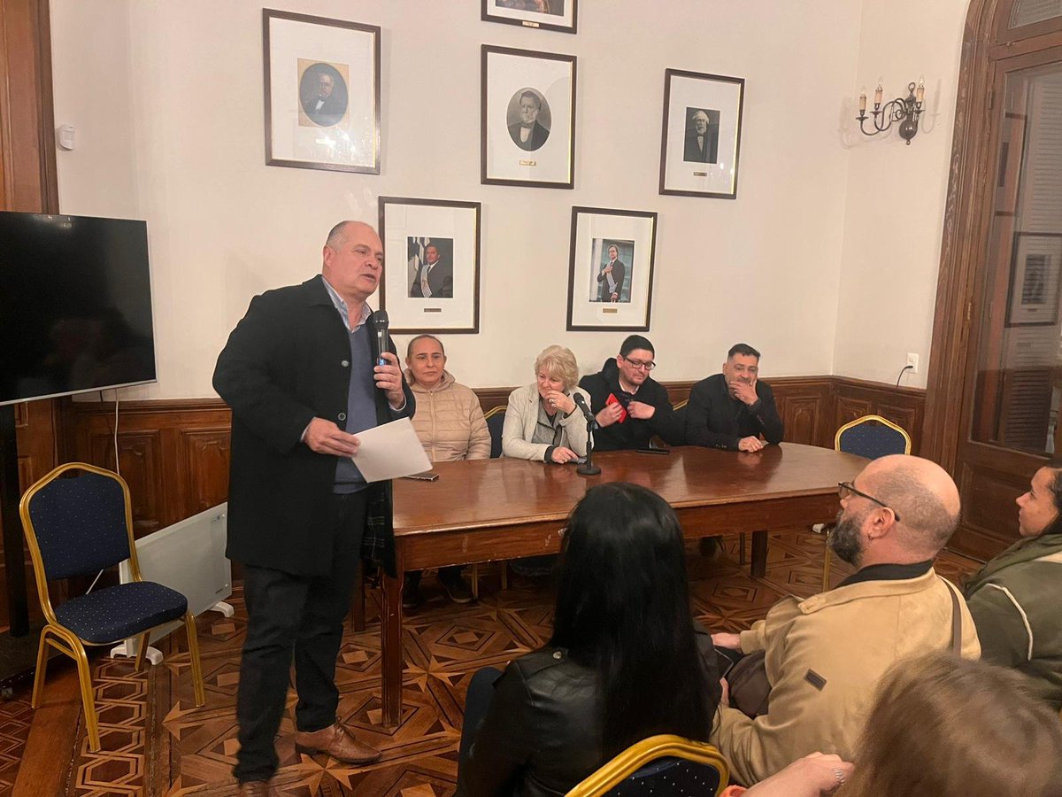tatoviviano's tweet photo. Empezamos a andar. Lento pero sostenido, nacemos  "Desde el Pie" con esfuerzo y militancia para darle voz a los que no tienen voz, desde abajo, con mucha fe y humildad, seremos un instrumento mas de lucha y trabajo para ayudar al @PNACIONAL a volver al gobierno. https://t.co/TefkvNM0vo