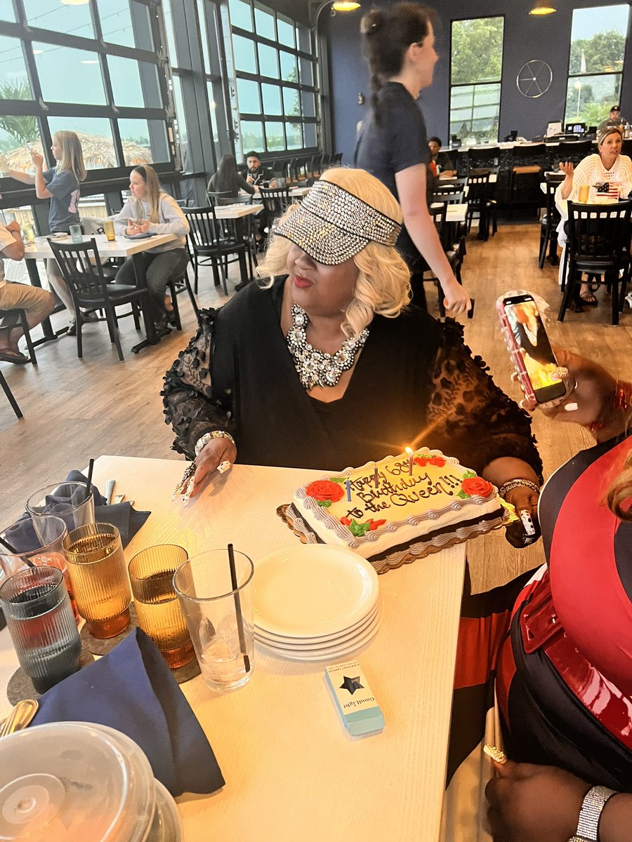 Princesskalonna's tweet photo. 6/21/26 Mommy’s Birthday Dinner at Latitudes with @kdiva50, Sis, Cuz Judy, Cuz Juana and Auntie Sharon🛥️🛳️⛴️🌊🌊💙🤍🧡💜🖤🖤❤️🖤🩶🖤Part 9 https://t.co/cJbnwQx5J6