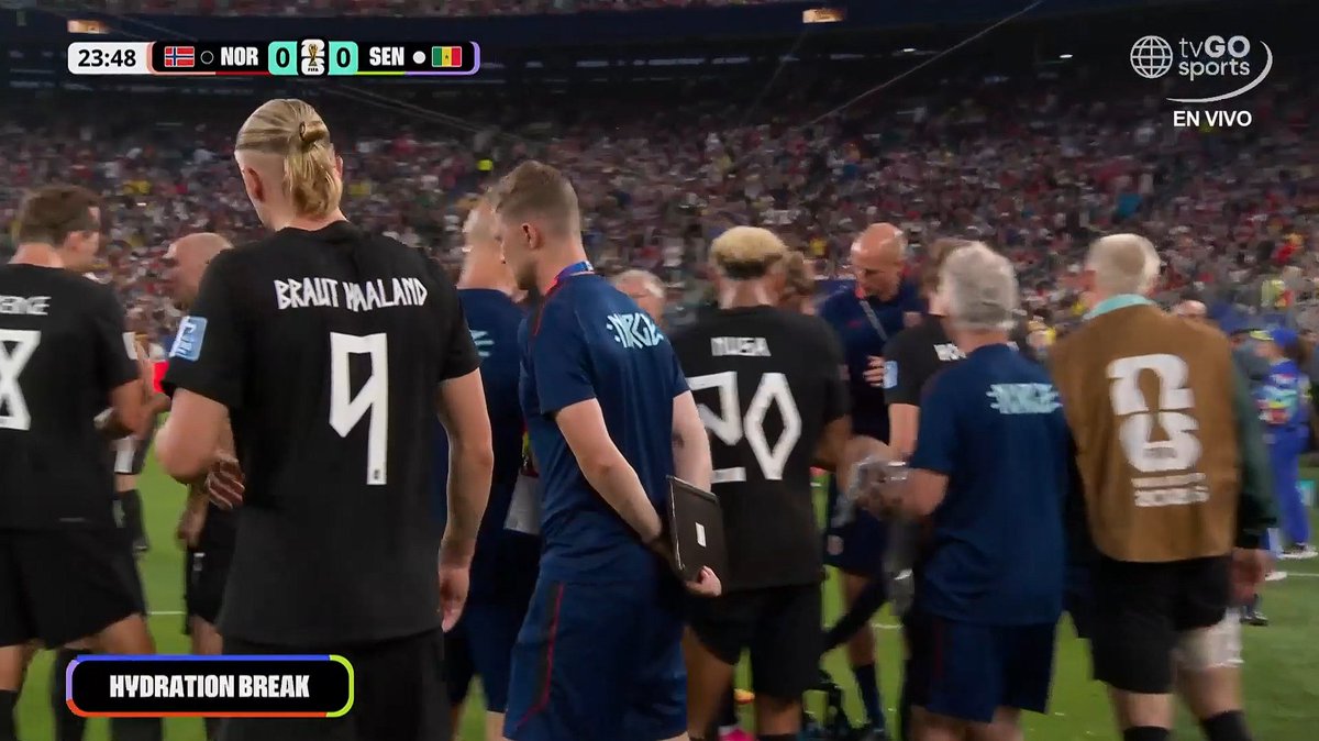 Marcouli99's tweet photo. Cooling break time in NY while Balon D'Or Dembelé scores the 3rd French goal in Philly.
#FIFAWorldCup #Norway #Senegal https://t.co/xIc3lb4faZ